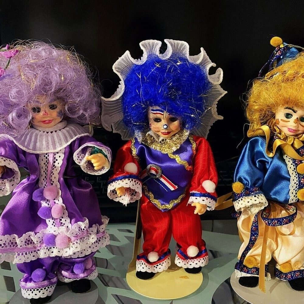 Selling 3 - VTG-Robin Woods Dolls, Clown Series (1984) stands included